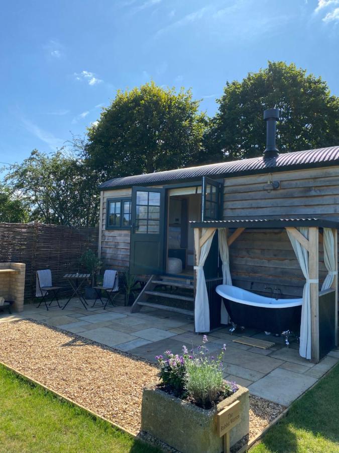 The Rabbit Warren Shepherd Hut Ketton Екстер'єр фото